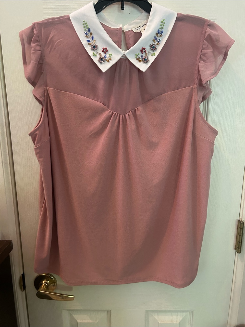 Faith and Joy Pink Sleeveless Blouse with Embellished Peter Pan Collar size XL.
